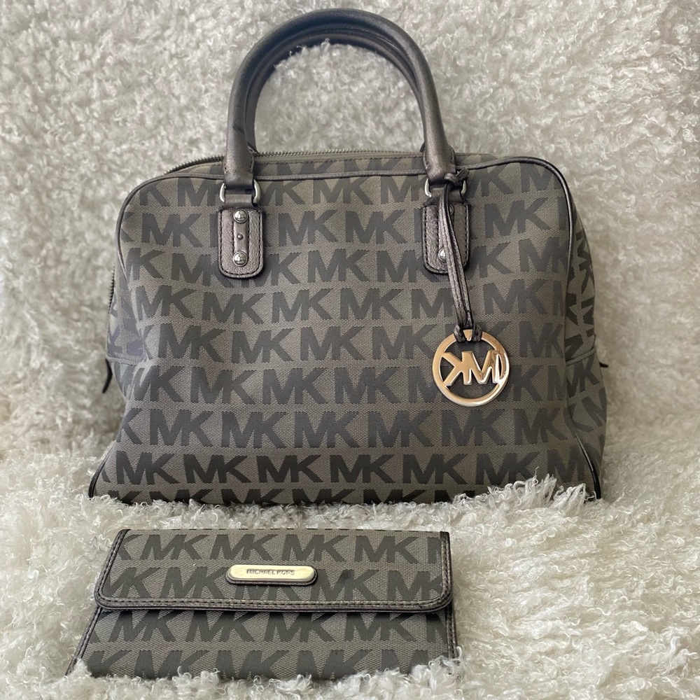 Micheal Kors purse with matching wallet..